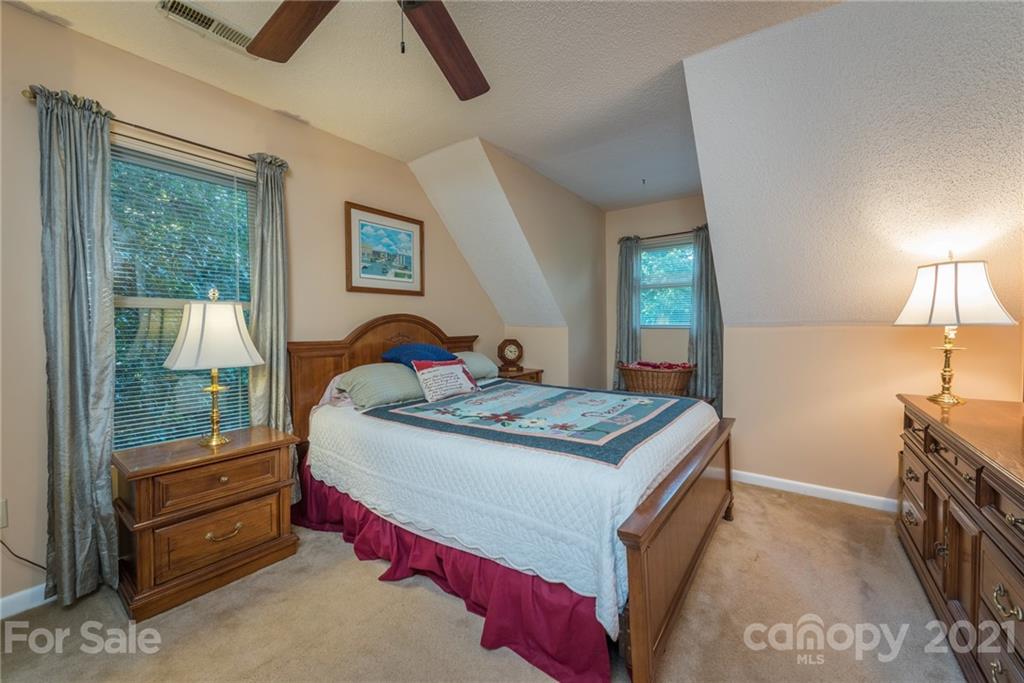 31 Bear Trail Fairview NC 28730