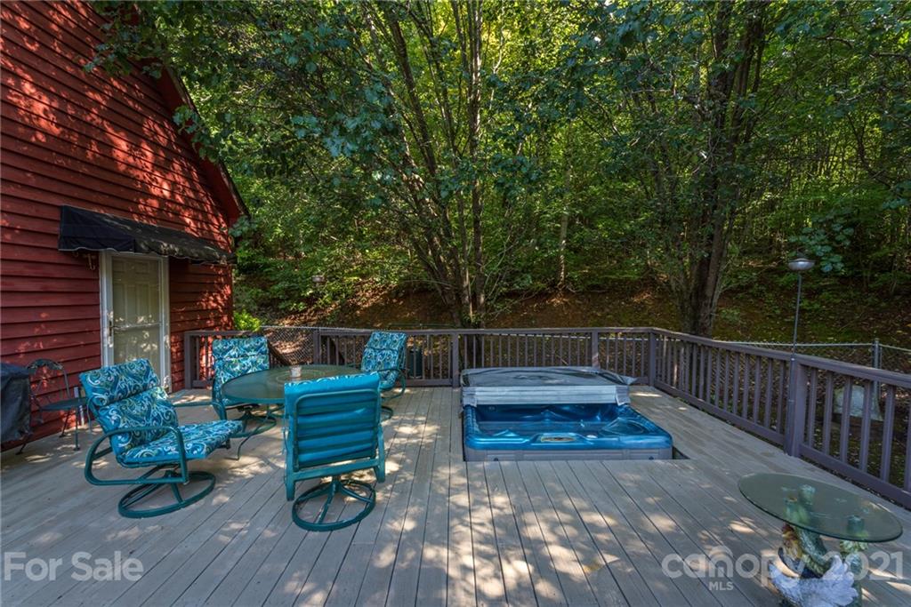 31 Bear Trail Fairview NC 28730