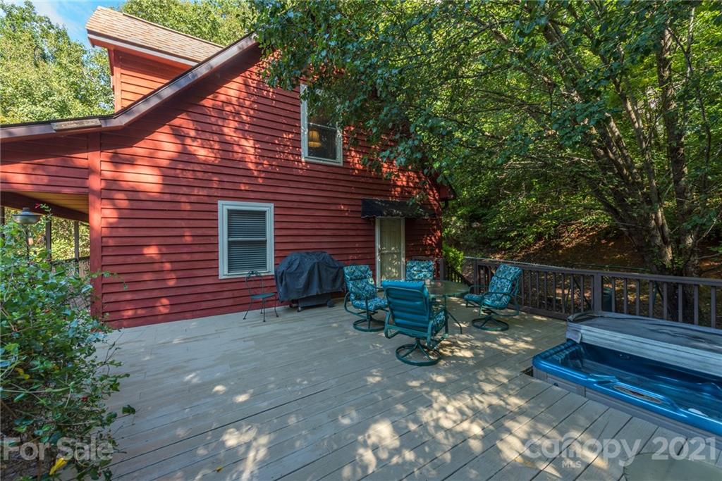 31 Bear Trail Fairview NC 28730