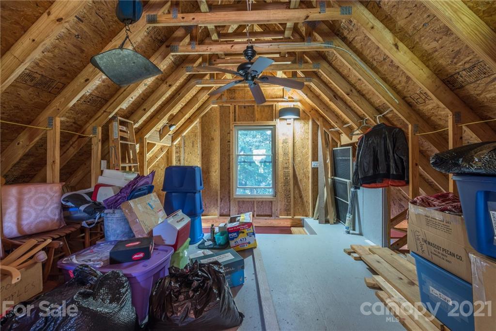 31 Bear Trail Fairview NC 28730