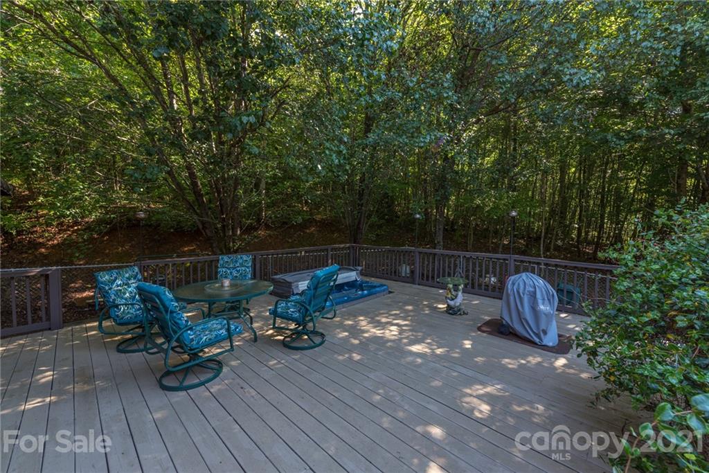 31 Bear Trail Fairview NC 28730