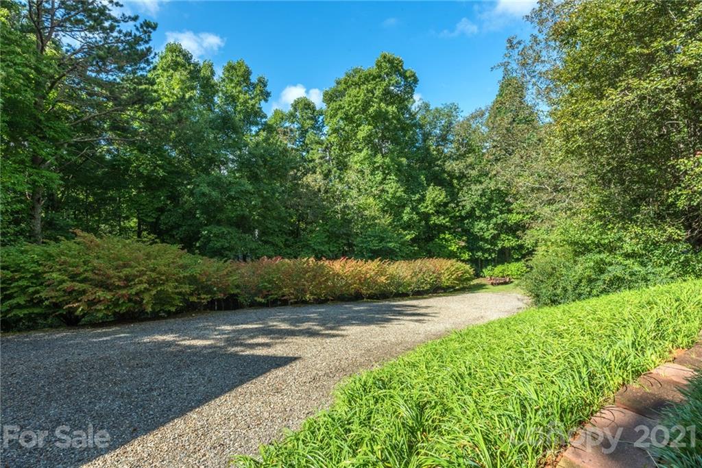 31 Bear Trail Fairview NC 28730