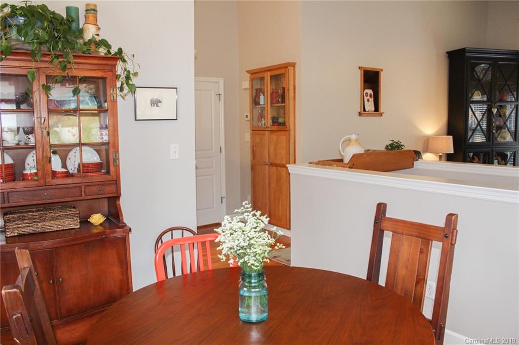 37 Melbourne Place Asheville NC 28801