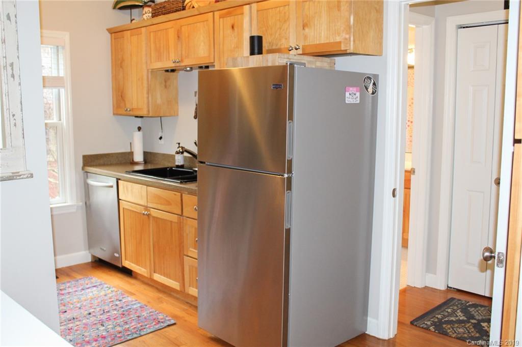 37 Melbourne Place Asheville NC 28801