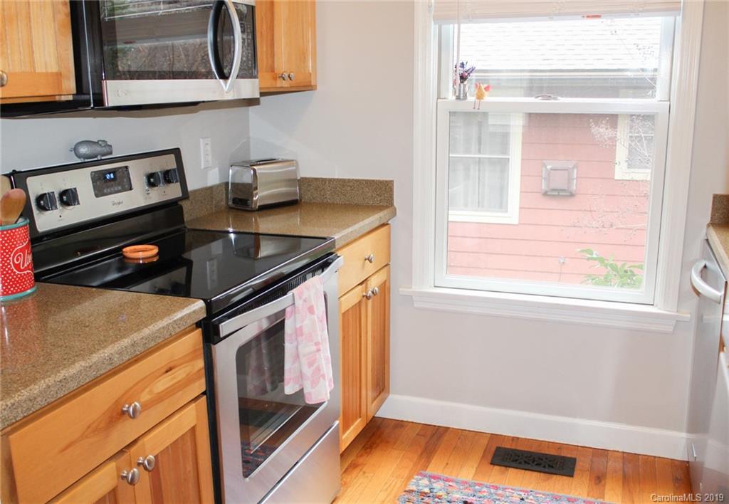 37 Melbourne Place Asheville NC 28801