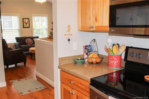37 Melbourne Place Asheville NC 28801