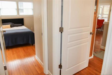 37 Melbourne Place Asheville NC 28801