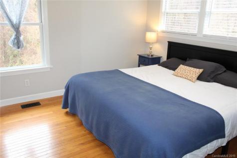 37 Melbourne Place Asheville NC 28801