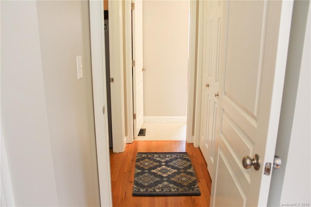 37 Melbourne Place Asheville NC 28801