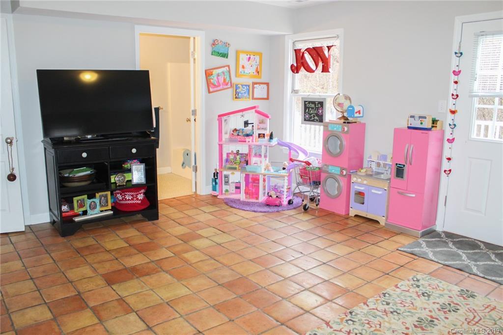 37 Melbourne Place Asheville NC 28801