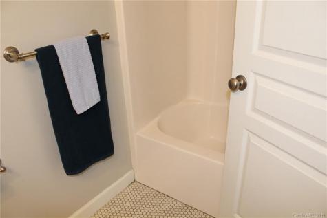 37 Melbourne Place Asheville NC 28801