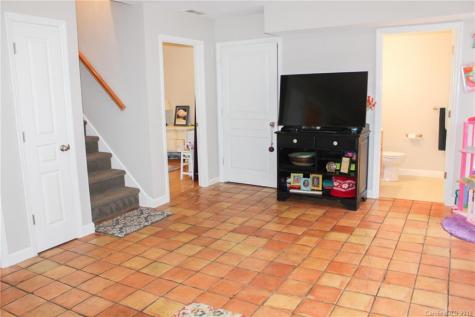 37 Melbourne Place Asheville NC 28801