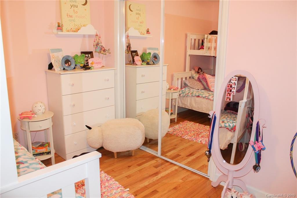 37 Melbourne Place Asheville NC 28801