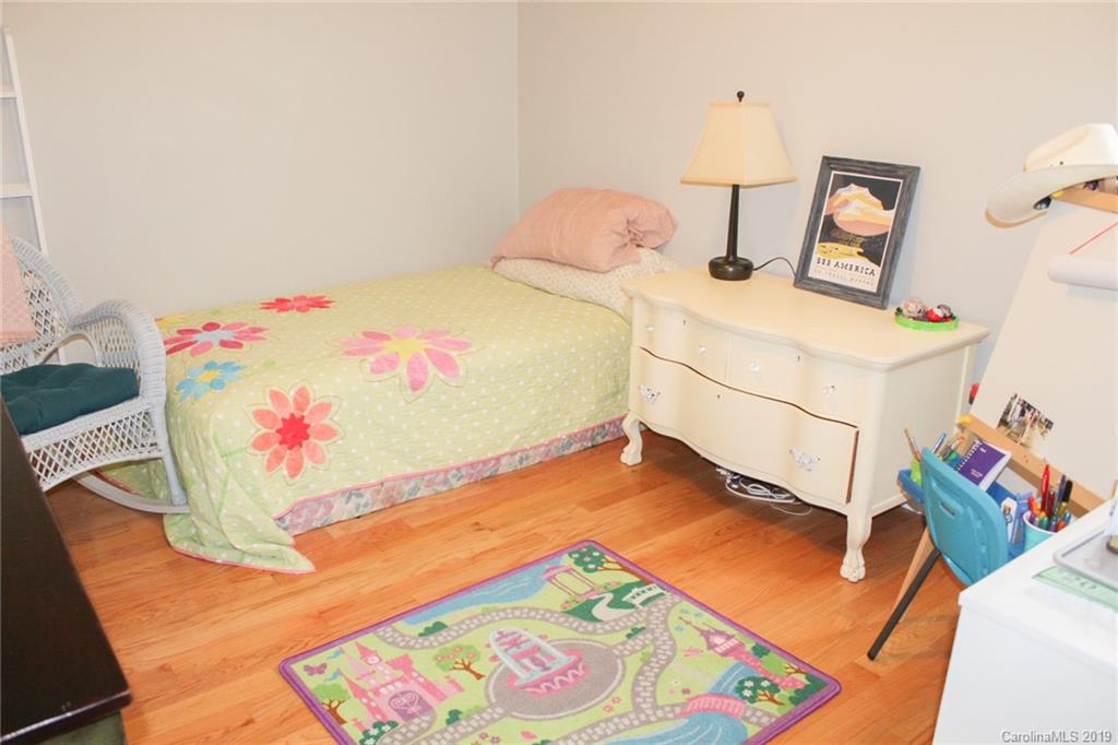 37 Melbourne Place Asheville NC 28801