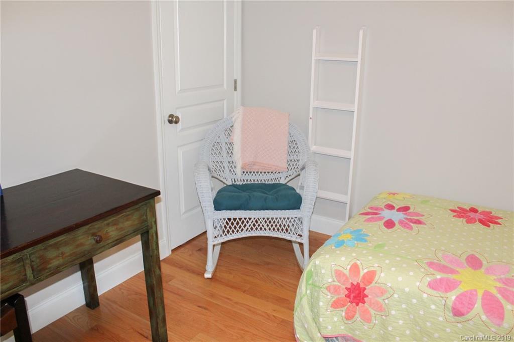 37 Melbourne Place Asheville NC 28801