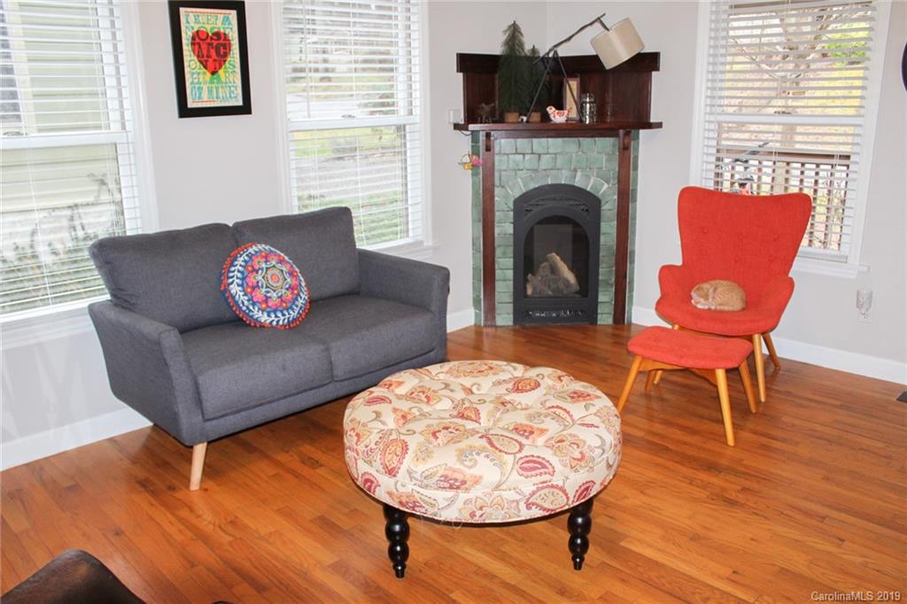 37 Melbourne Place Asheville NC 28801