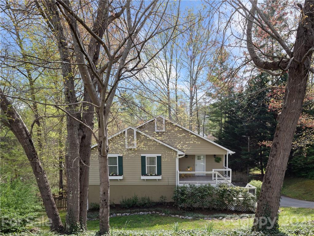25 Friendly Way Asheville NC 28806