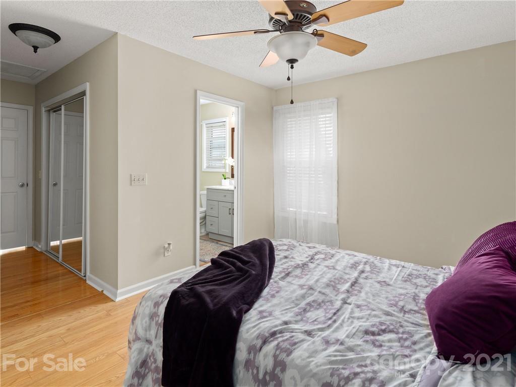 25 Friendly Way Asheville NC 28806