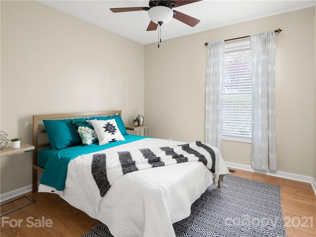 25 Friendly Way Asheville NC 28806