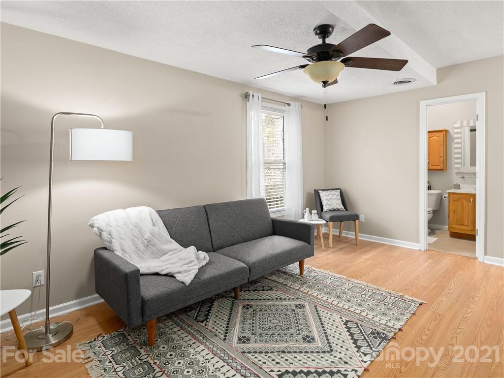 25 Friendly Way Asheville NC 28806