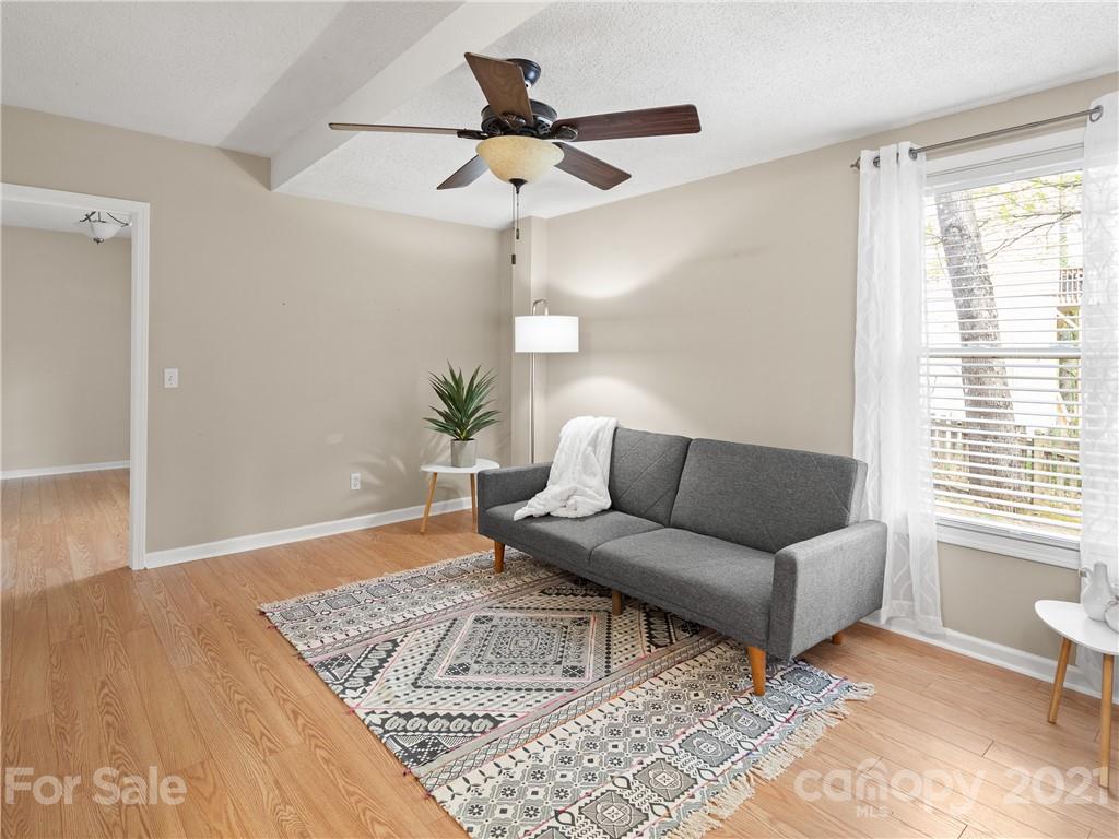 25 Friendly Way Asheville NC 28806