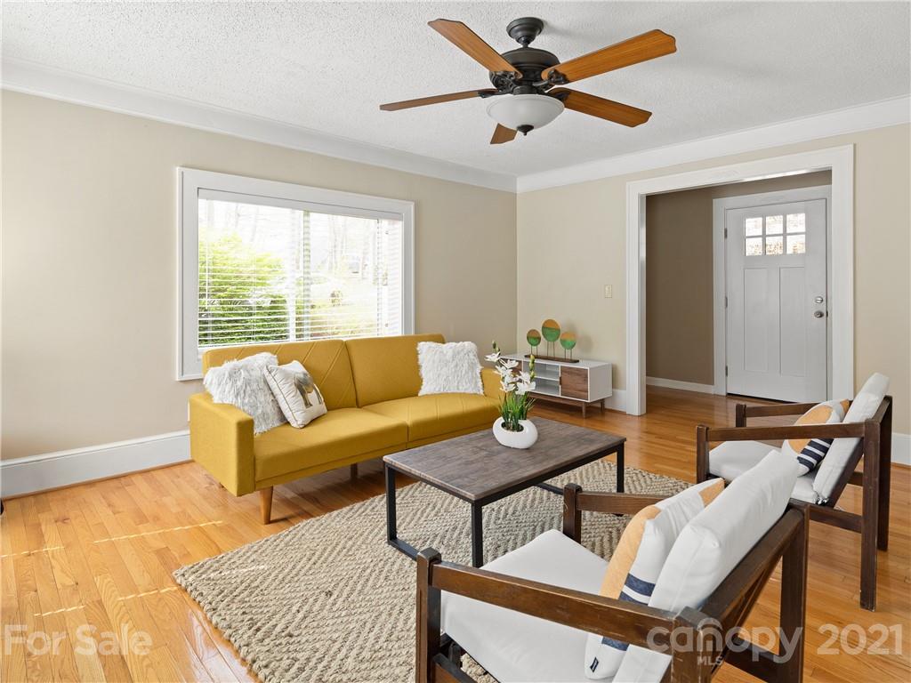 25 Friendly Way Asheville NC 28806
