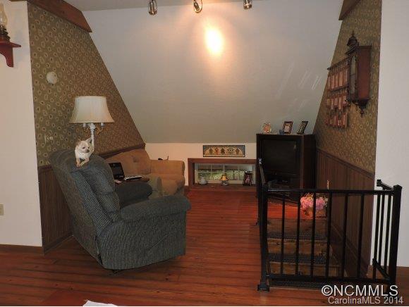978 Dam Road Burnsville NC 28714