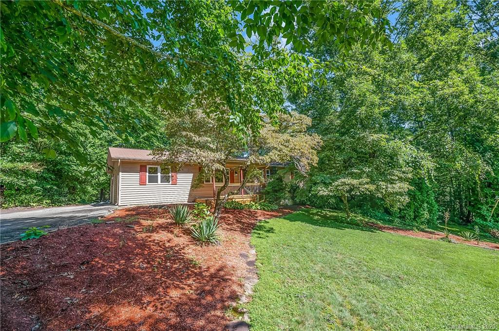 23 Armstrong Road Etowah NC 28729