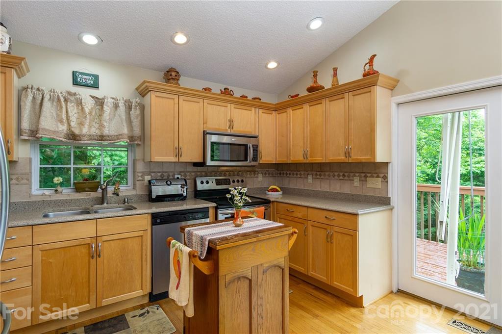 31 Cumbres Drive Candler NC 28715