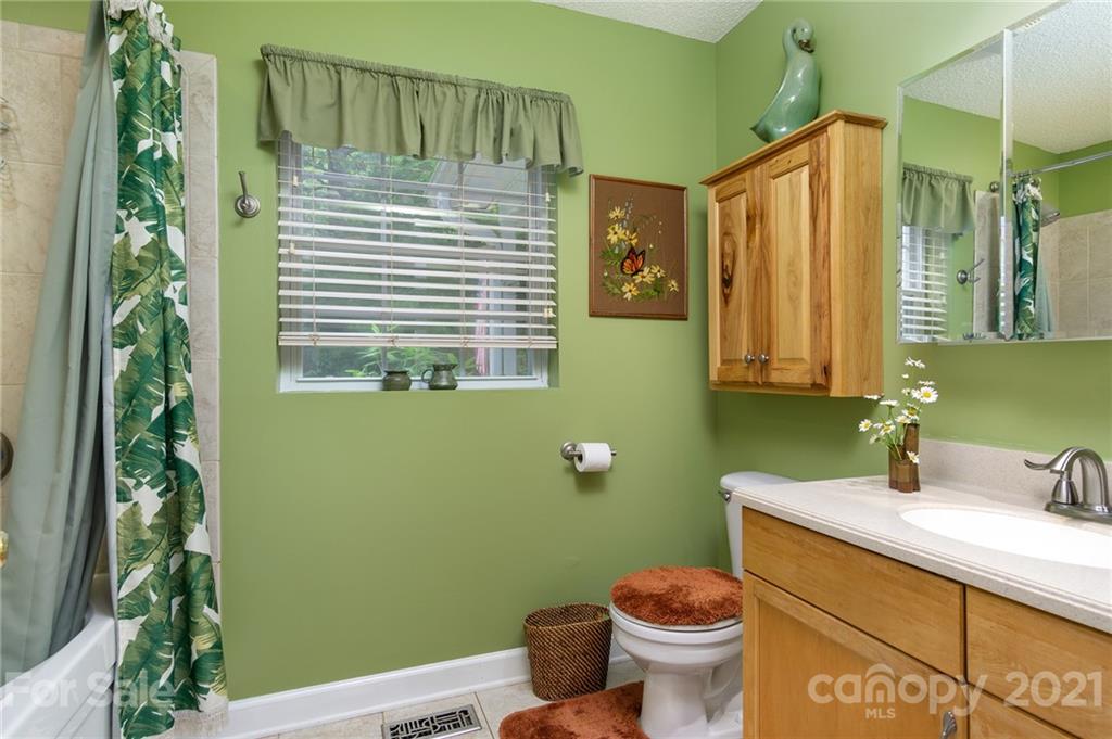 31 Cumbres Drive Candler NC 28715