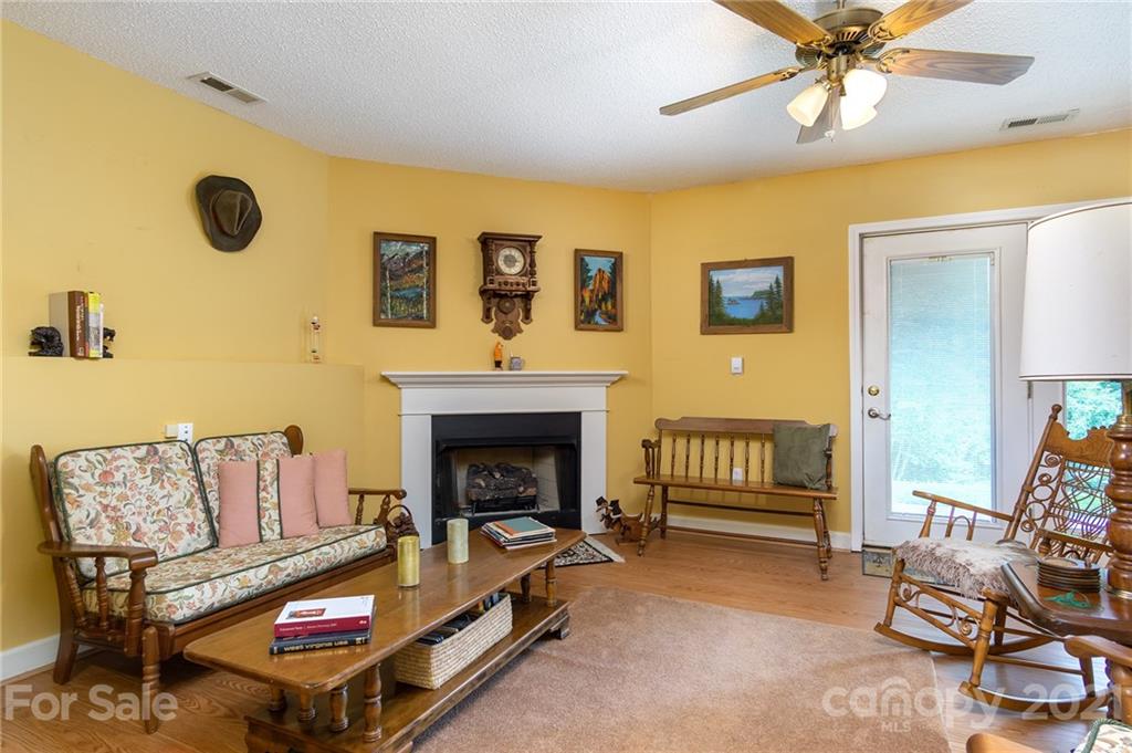 31 Cumbres Drive Candler NC 28715