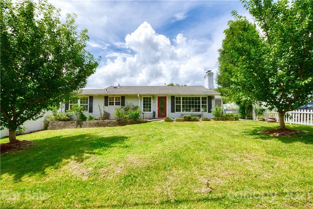 126 N Bear Creek Road Asheville NC 28806