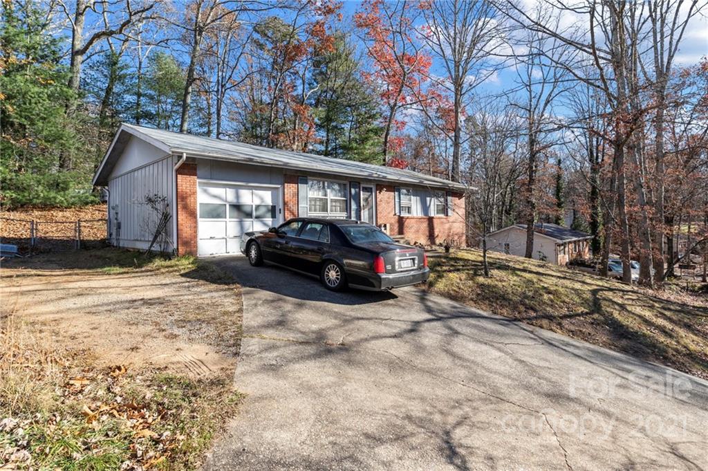 27 Evelake Drive Asheville NC 28806