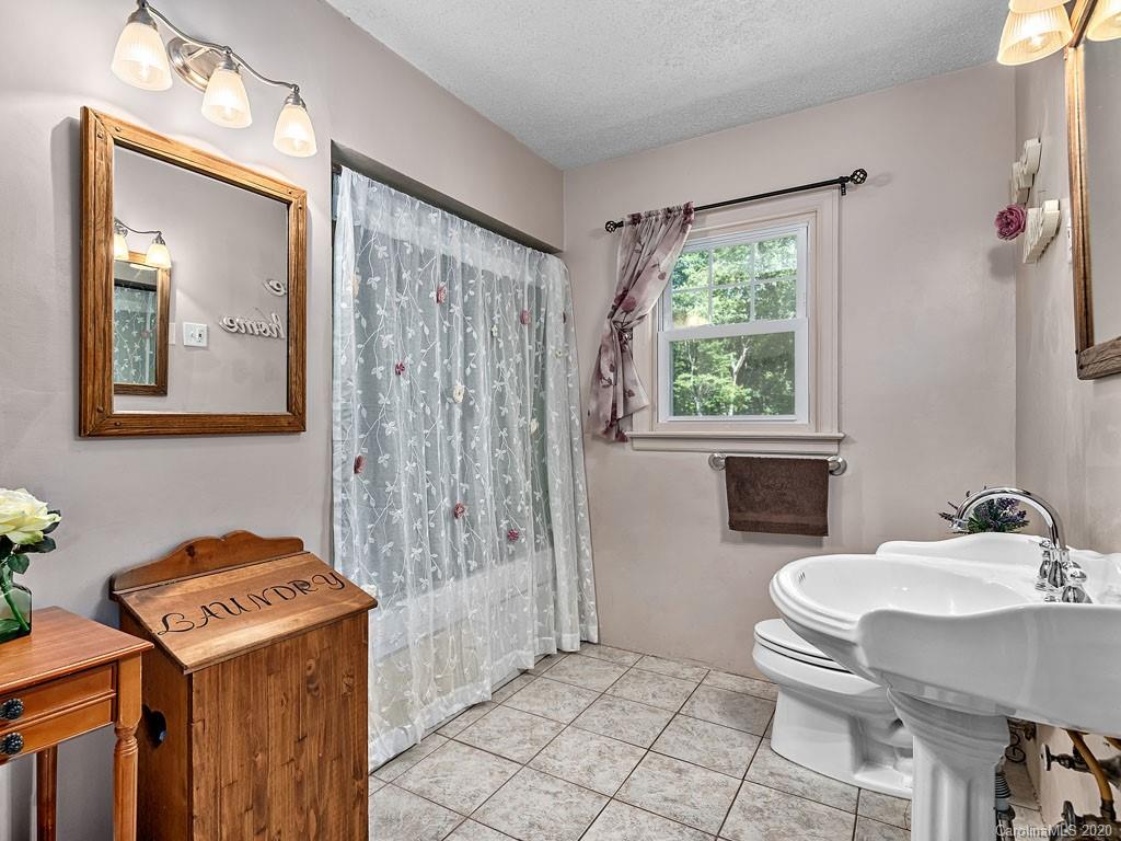 843 Sand Hill Road Asheville NC 28806