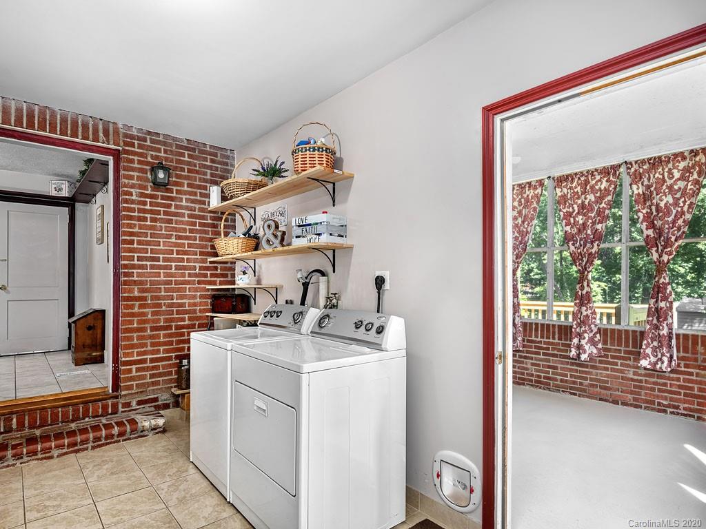 843 Sand Hill Road Asheville NC 28806
