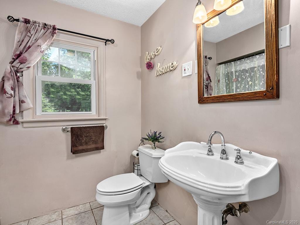 843 Sand Hill Road Asheville NC 28806