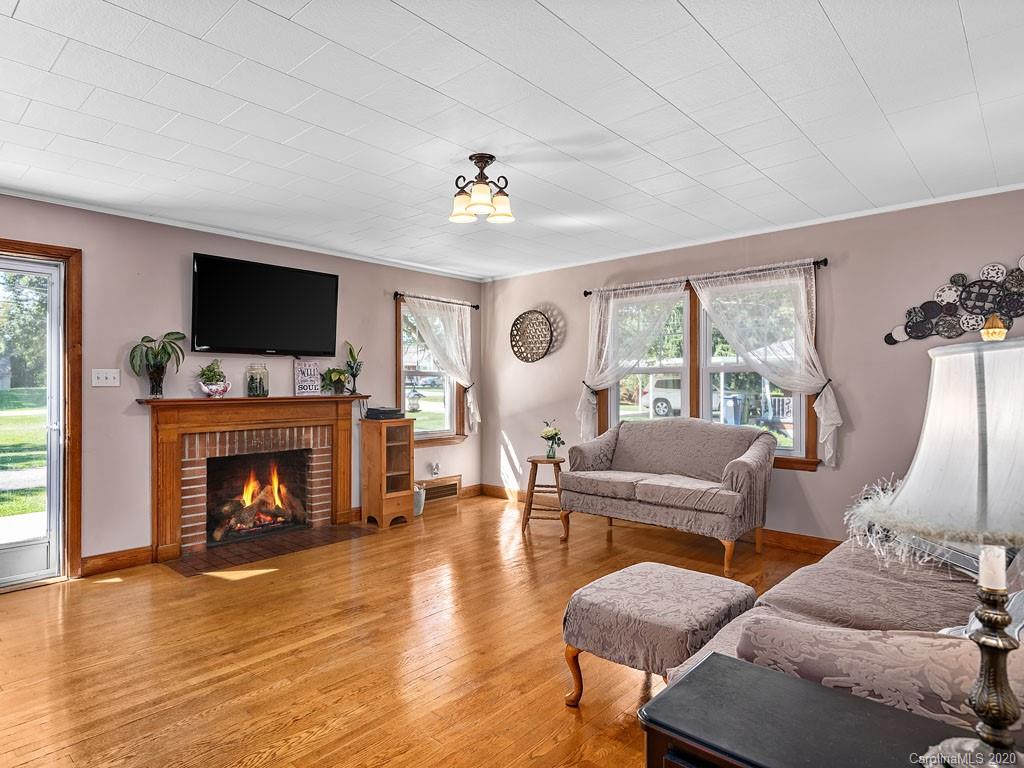 843 Sand Hill Road Asheville NC 28806