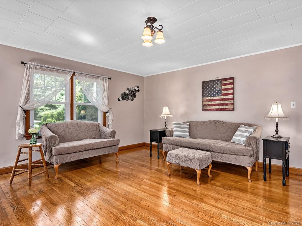 843 Sand Hill Road Asheville NC 28806