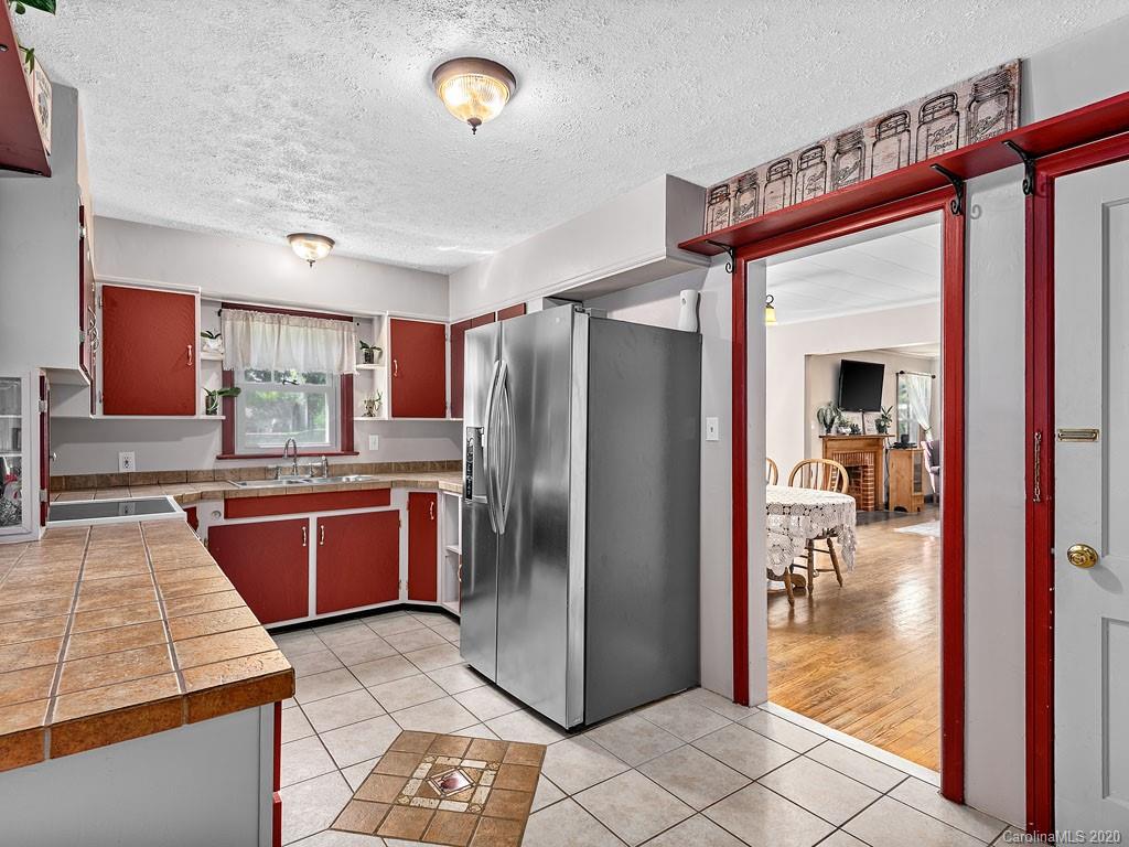 843 Sand Hill Road Asheville NC 28806