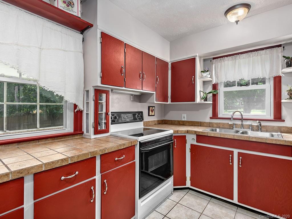 843 Sand Hill Road Asheville NC 28806