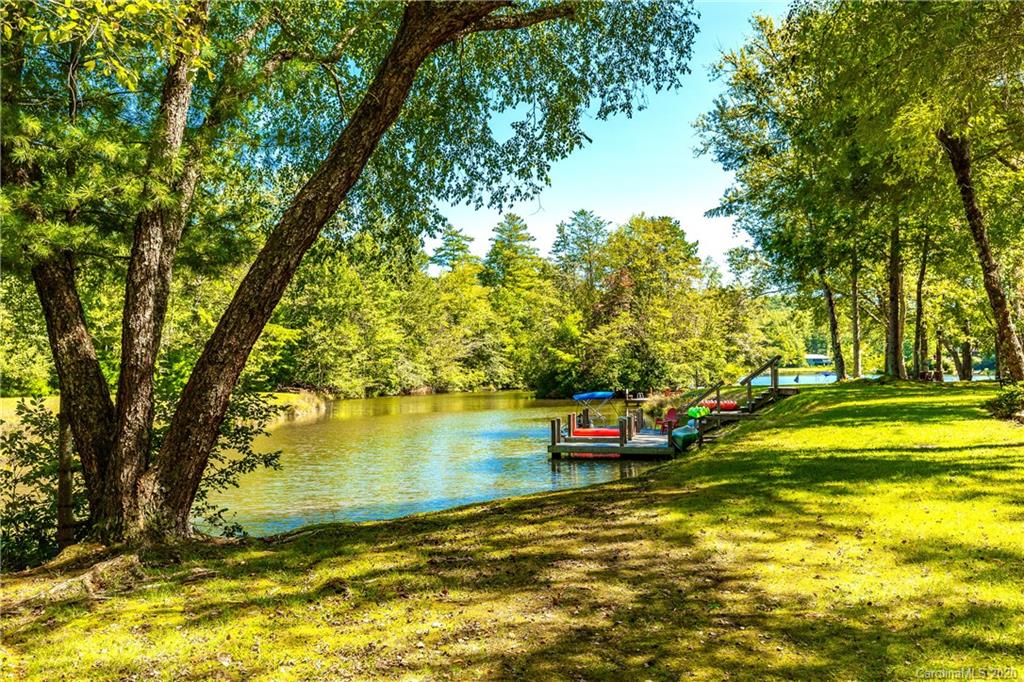 33 Lakeside Villas Court Brevard NC 28712
