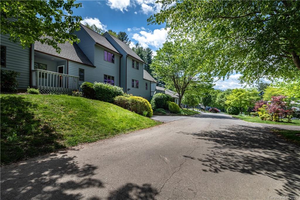 314 Robertson Street Burnsville NC 28714