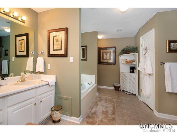 129 Farm Valley Court Weaverville NC 28787