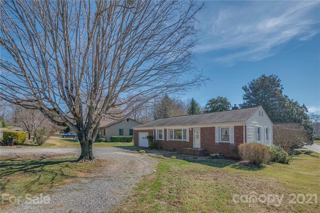 20 E Constance Street Columbus NC 28722