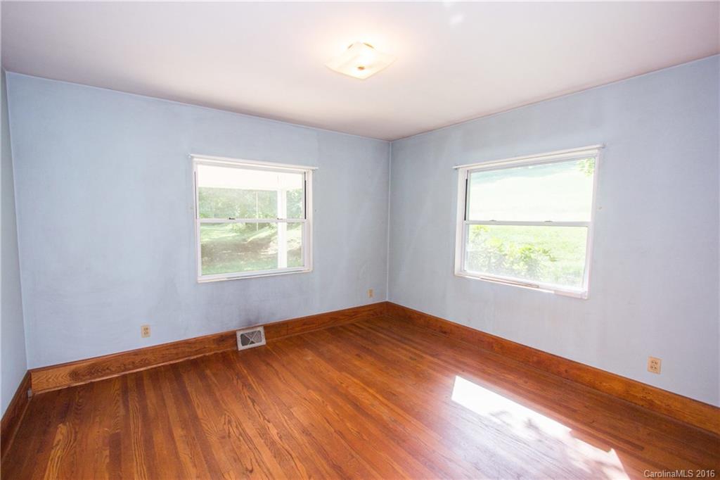 10 Hookers Gap Road Leicester NC 28748