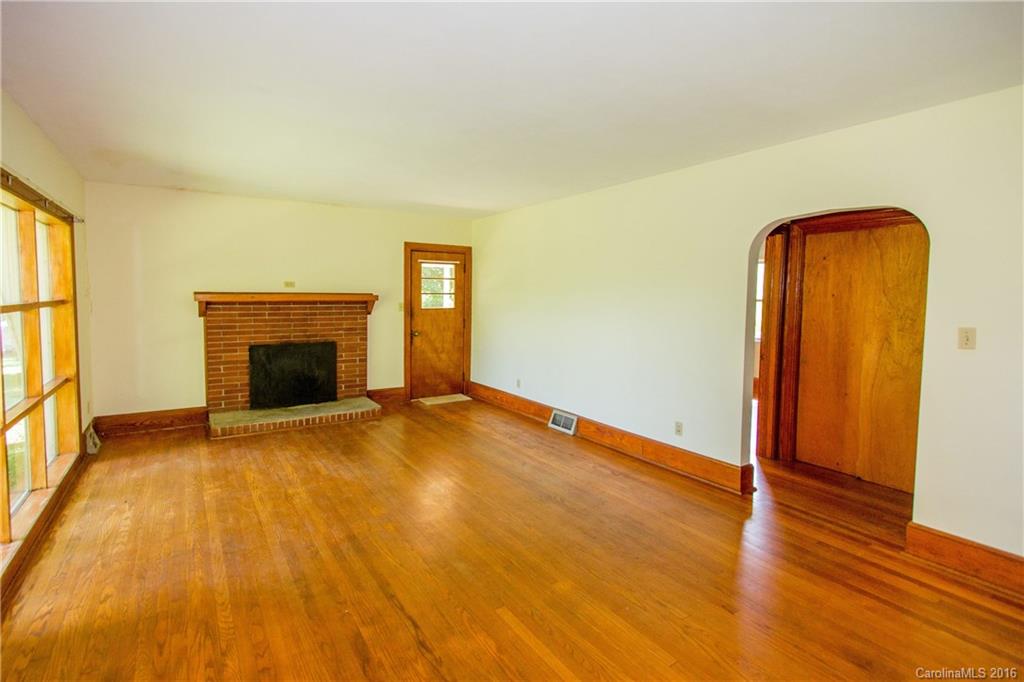 10 Hookers Gap Road Leicester NC 28748