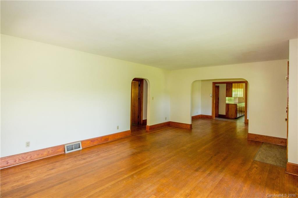 10 Hookers Gap Road Leicester NC 28748