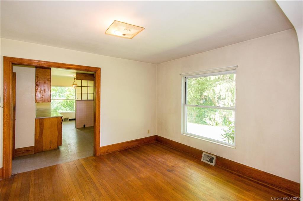 10 Hookers Gap Road Leicester NC 28748