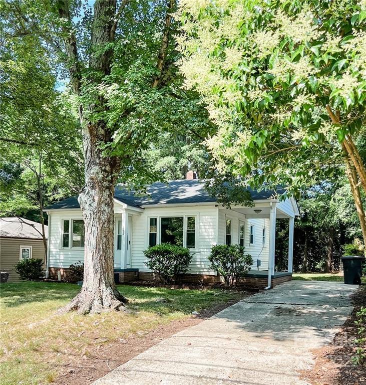 418 Reynolda Drive Statesville NC 28677