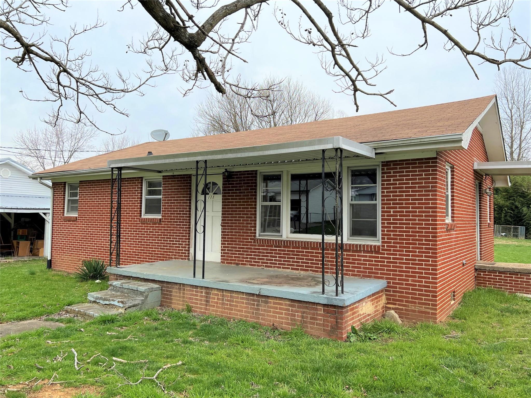 111 Hyatt Street Waynesville NC 28786